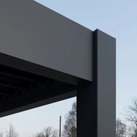 Bioklimatická pergola ke stěně INTRO DUO 6x4 m Rojaplast (foto 8)